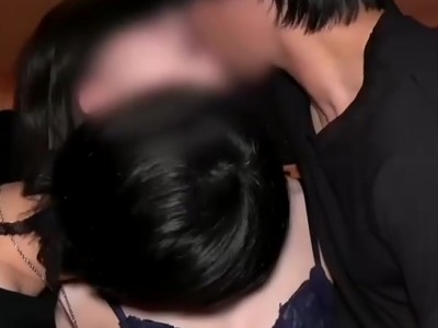 骑兵破解myfans-kuzu_v0-64 友達に女の子紹介したら人気すぎて朝までオモチャにされて中出し